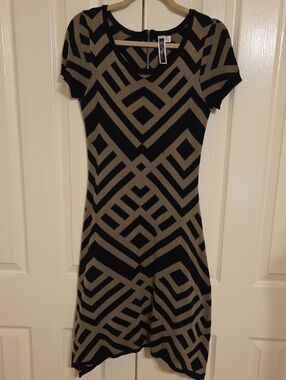 Julian Taylor Black and Tan Geometric Fit & Flare Sweater Dress